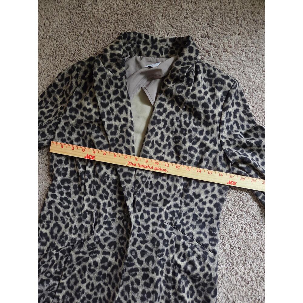 🐆 CAbi Leopard Print Blazer with Back Bow Detail – Size 8 - Picture 4 of 6